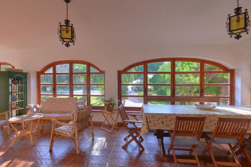 Villa in dream location with private pool right by the sea