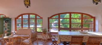 Villa in dream location with private pool right by the sea