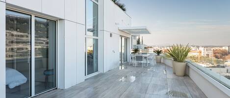 تناول الطعام بالخارج