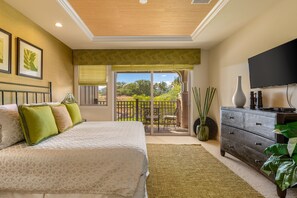 2 bedrooms, iron/ironing board, free WiFi, bed sheets - Experience luxury at Mauna Lani's Palm Leaf condo, a spacious 2BR retreat in Kamuela. (Kamuela)