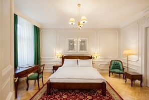 2 عدّة غرف نوم ومكتب