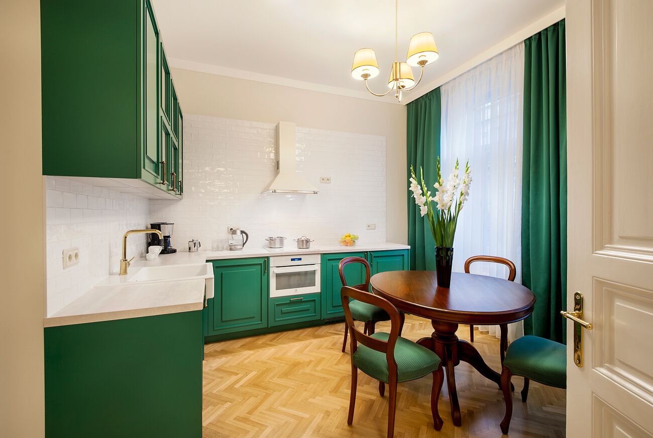 Réfrigérateur, micro-ondes, four, lave-vaisselle