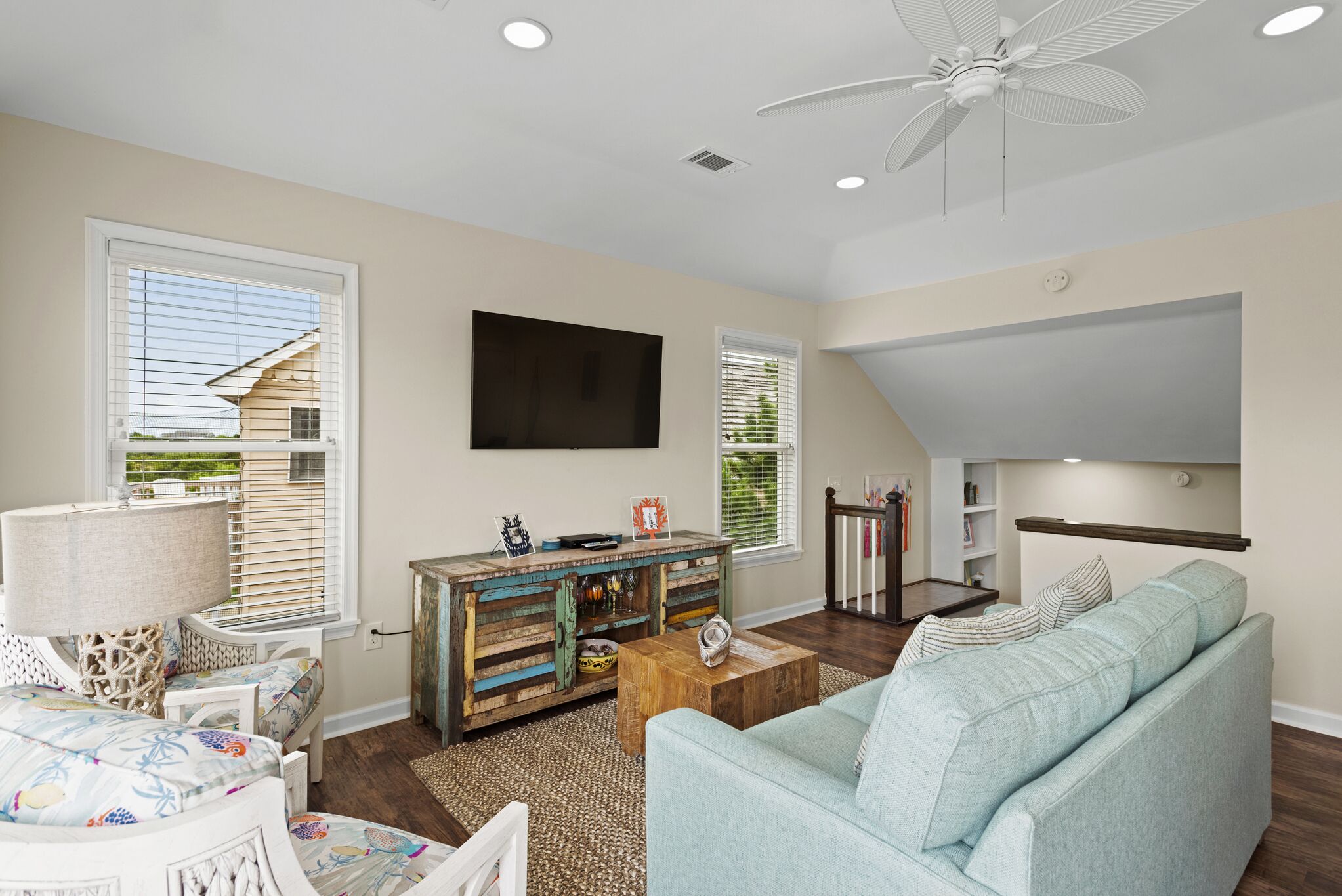 Cloudless Day: Pet friendly, golf community, community pool, short stays anytime