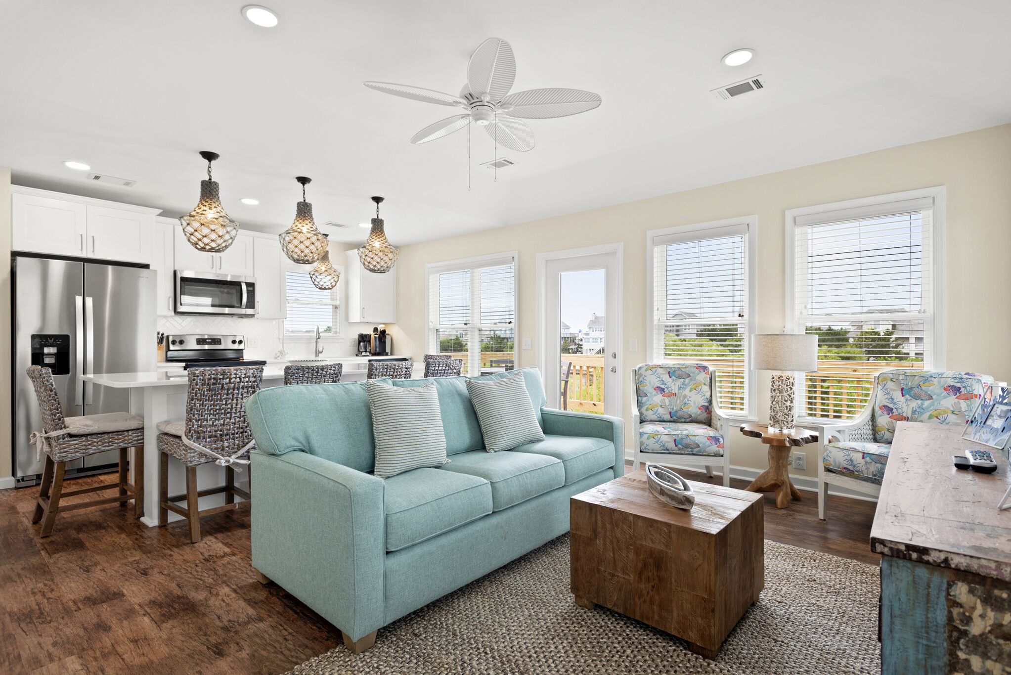 Cloudless Day: Pet friendly, golf community, community pool, short stays anytime