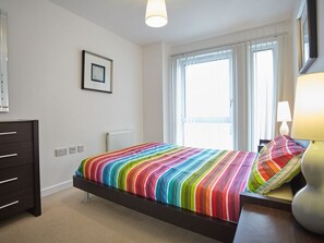 3 chambres, fer et planche à repasser, Wi-Fi, draps fournis