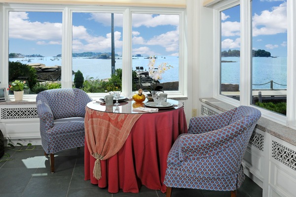 Free daily cooked-to-order breakfast