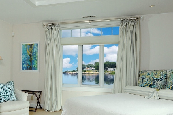 إطلالة على المياه