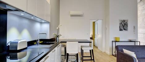 Fridge, microwave, oven, dishwasher