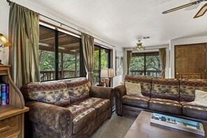 Smart TV, DVD player, books, smart speakers