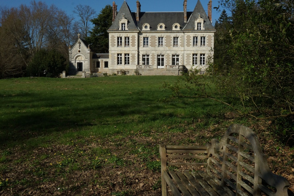 Castle with XXL chapel