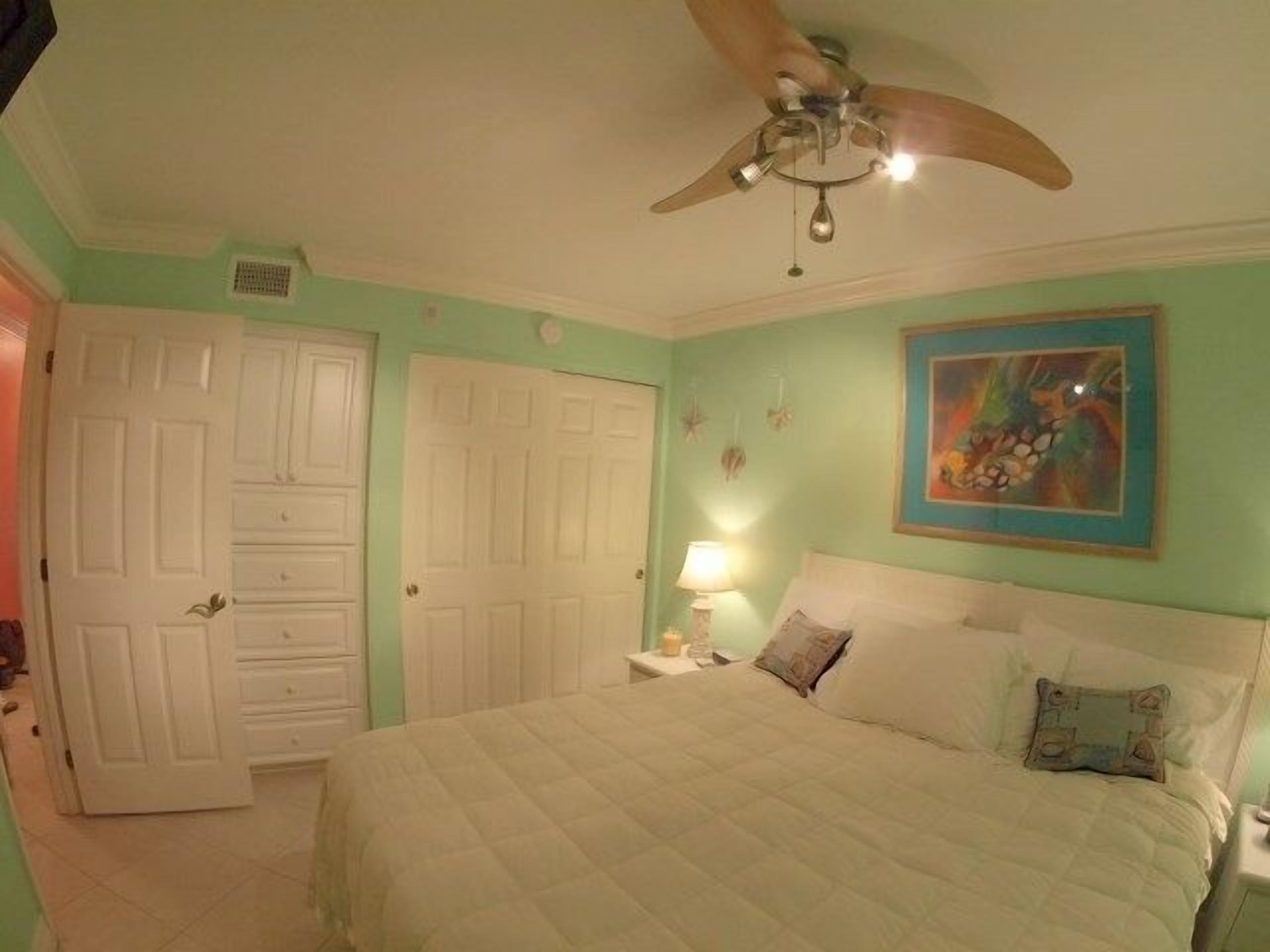 OPEN NOW South Seas Beach Front king bed sleeper high floor pool renovated 2023