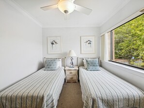 2 bedrooms, iron/ironing board, free Internet, bed sheets
