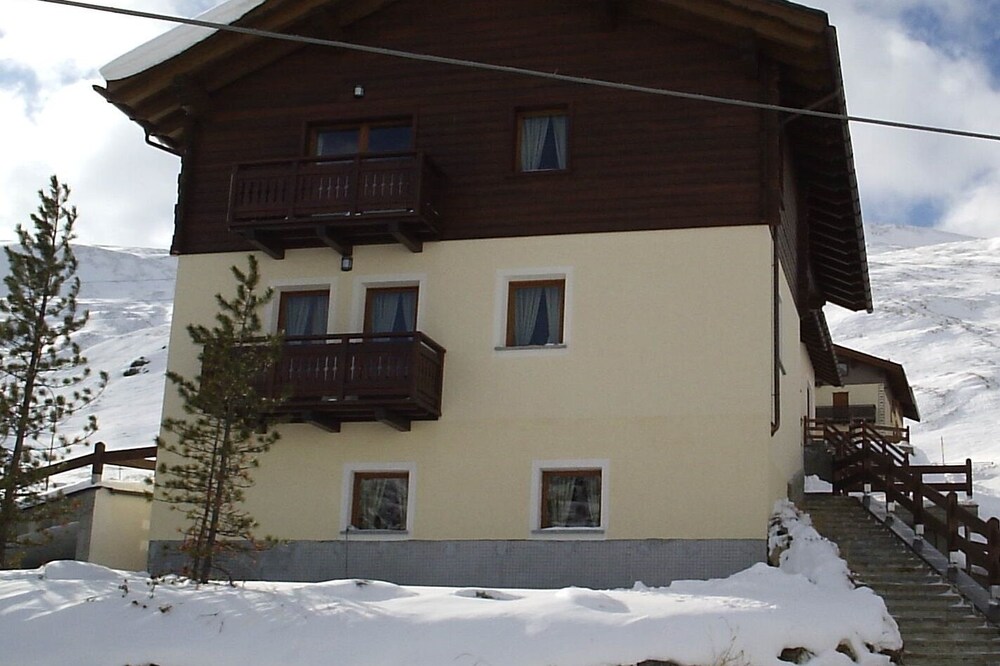 Entire Chalet in Majestic Ski Area of Livigno