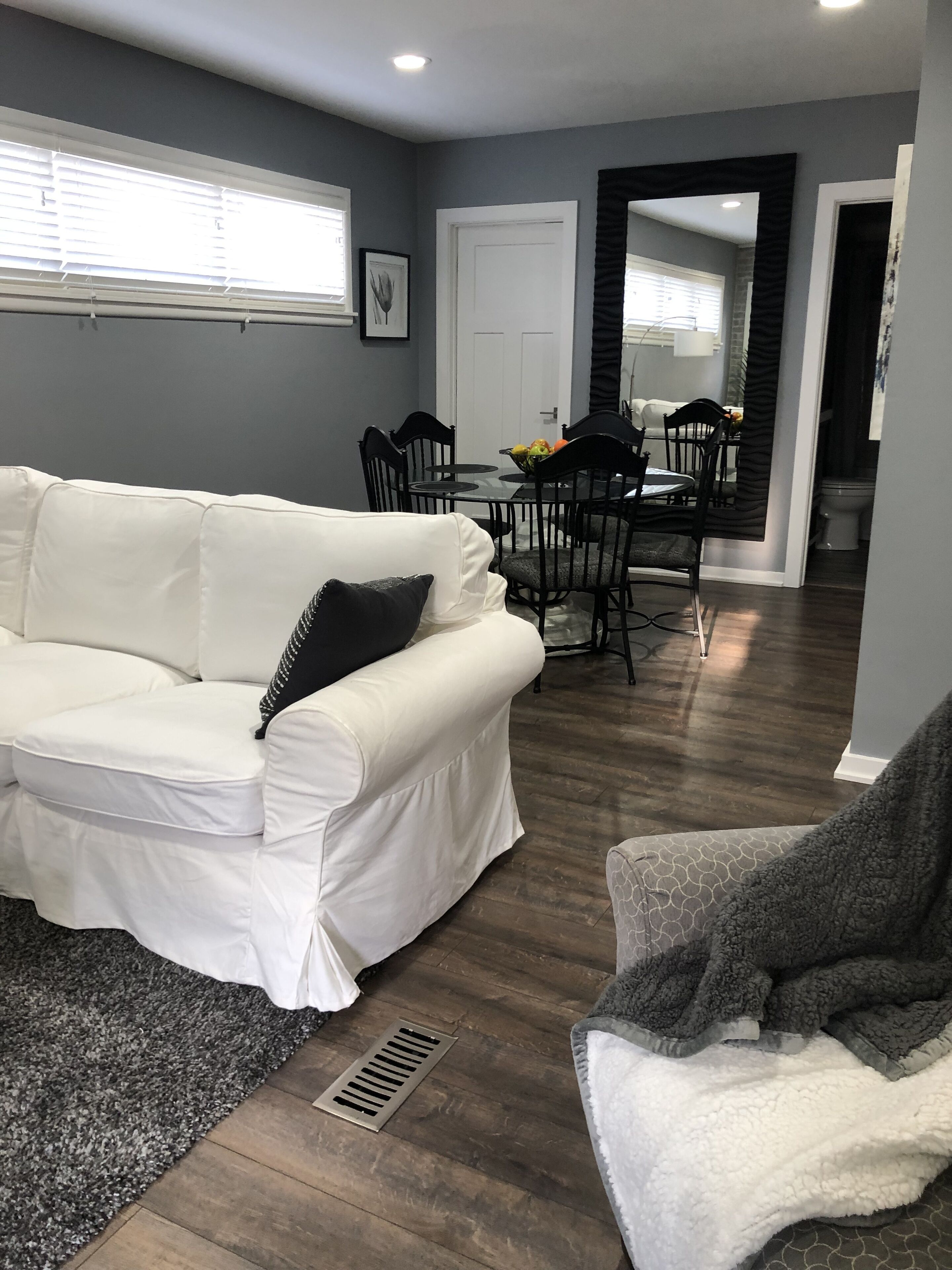 2 Bedroom 2 Bath Getaway In Warrenville