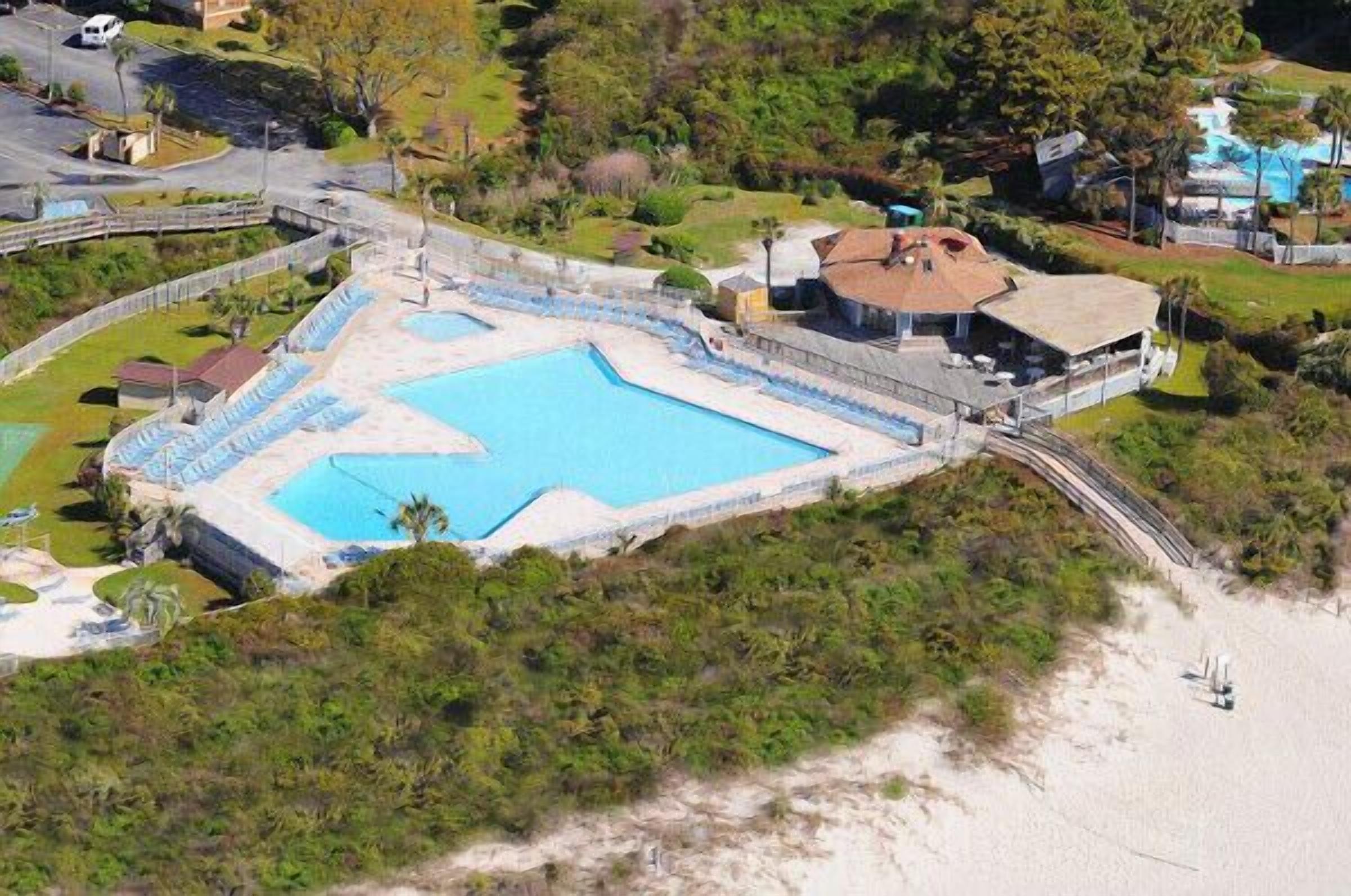 Classy Renovation-Oceanside Resort-Walk to Beach-2 Bed/2 Bath-Beach Chairs/Wagon