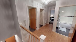 Interior - IN THE CITY PROPERTIES , LUXURIOUS 4 BEDROOMS 3 BATHROMS CITY CENTRE LOCATION (Birmingham)