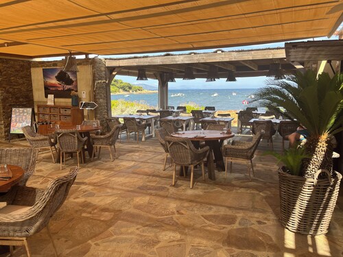 One bedroom house - Exceptional location - Sea view