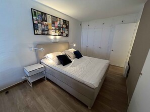 1 slaapkamer, een strijkplank/strijkijzer, gratis wifi