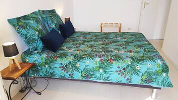 1 Schlafzimmer, Bügeleisen/Bügelbrett, Reisekinderbett, kostenloses WLAN