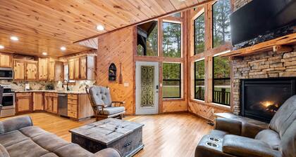 Honey Hole Cabin est situé sur le chemin Carson Creek. Minutes au lac