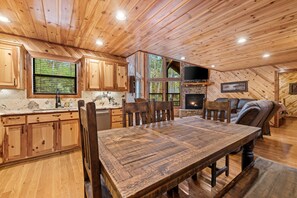 Interior - Honey Hole Cabin is located on the Carson Creek Rd. Minutes to the Lake (Broken Bow)