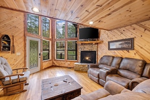 Smart TV, fireplace