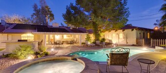 ***3200 Sq Ft 5 Bed 4 Bath 1 Story Private Pool/Spa W/ Casita