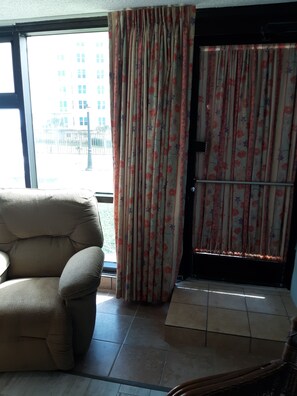Interior - Ocean View Studio Condo - Parrot Cay (Daytona Beach)