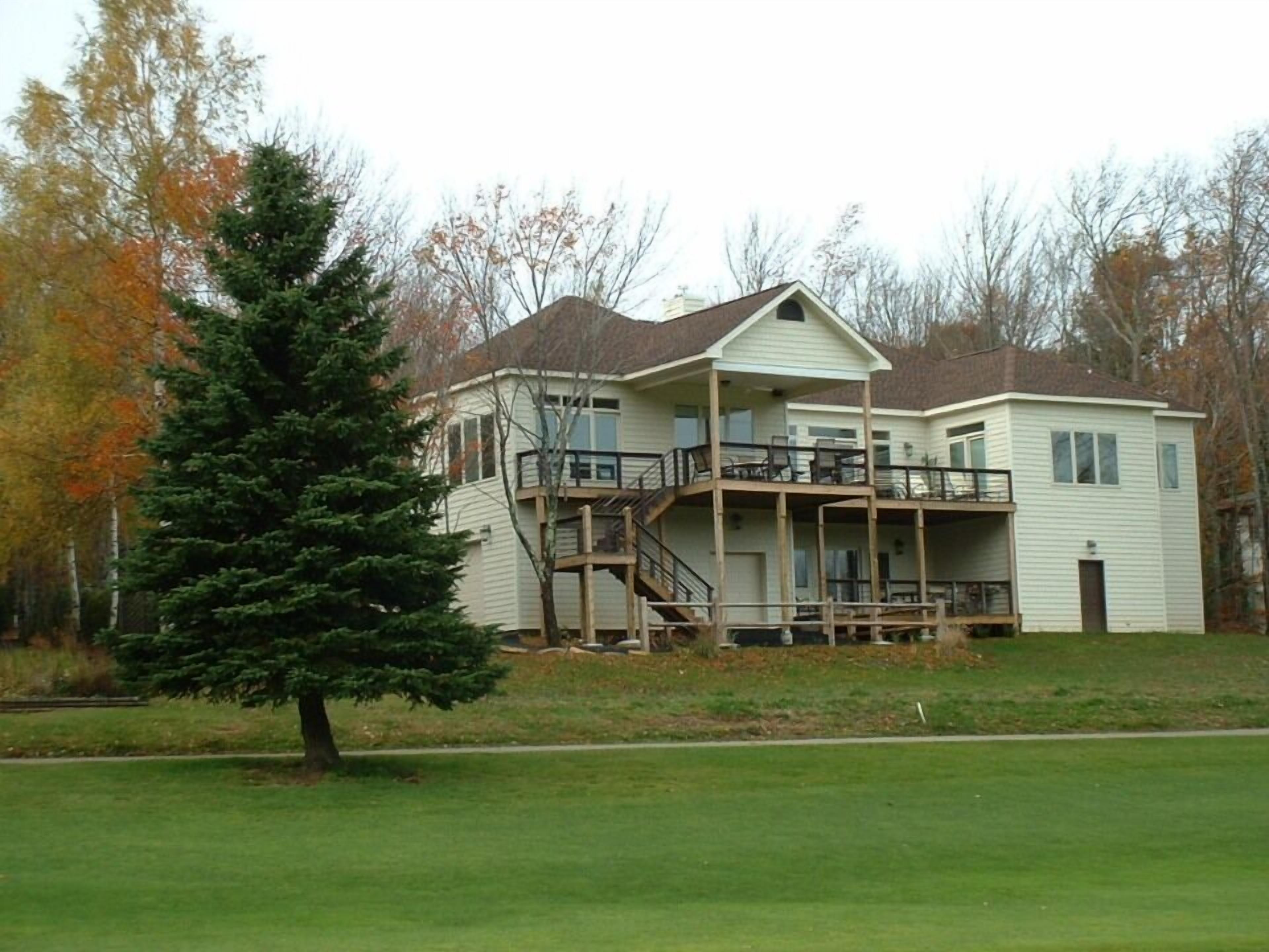 BEECH MTN. PEARL--Perfectly Polished Golf Front House.