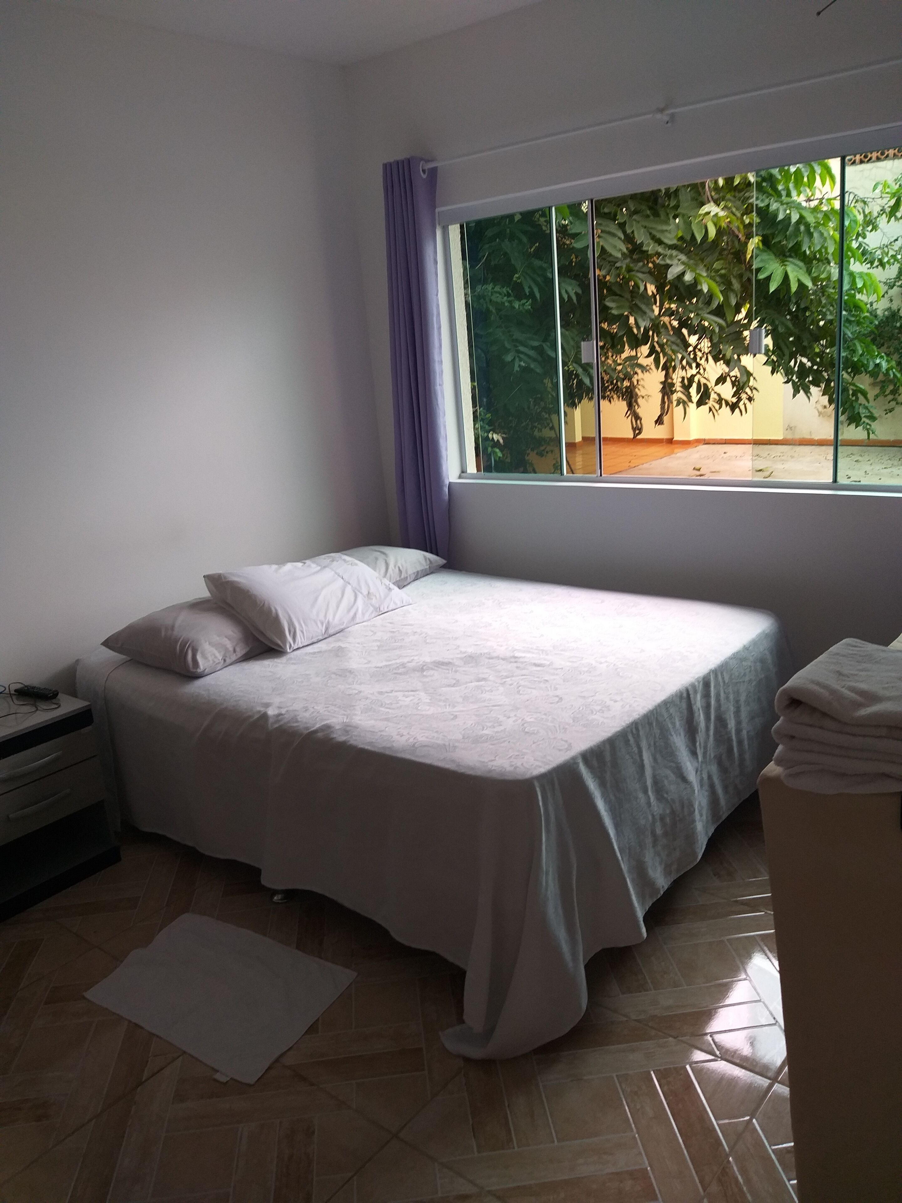 4 quartos, ferros/tábuas de passar roupa, Wi-Fi, roupa de cama