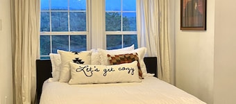 Lake Lure Area Mountain Creek Lodge on 30 acres with private pristine river!