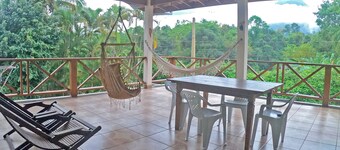 Suite in a quiet neighborhood with an excellent location.