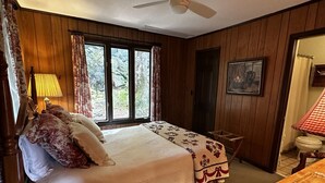 3 bedrooms, bed sheets - Hoot Owl Hollow-easy access and a great view! (Highlands)