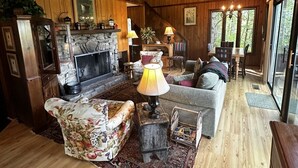 Fireplace - Hoot Owl Hollow-easy access and a great view! (Highlands)