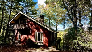Exterior - Hoot Owl Hollow-easy access and a great view! (Highlands)