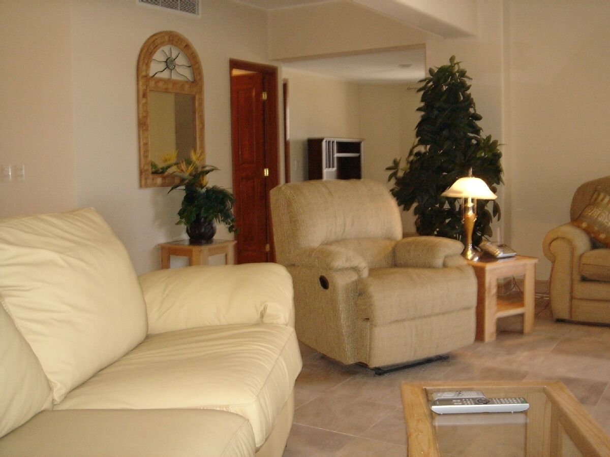 Luxury Presidential Suite, Marina Views! 2 Bed 2 Bath, $299 per night/Sleeps 8!