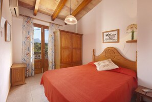 5 Schlafzimmer, Zimmersafe, Bügeleisen/Bügelbrett, WLAN
