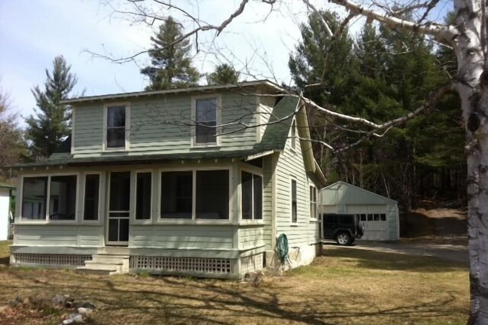 Adirondacks - Hill Top Bungalow - Keene, NY (Near Lake Placid)
