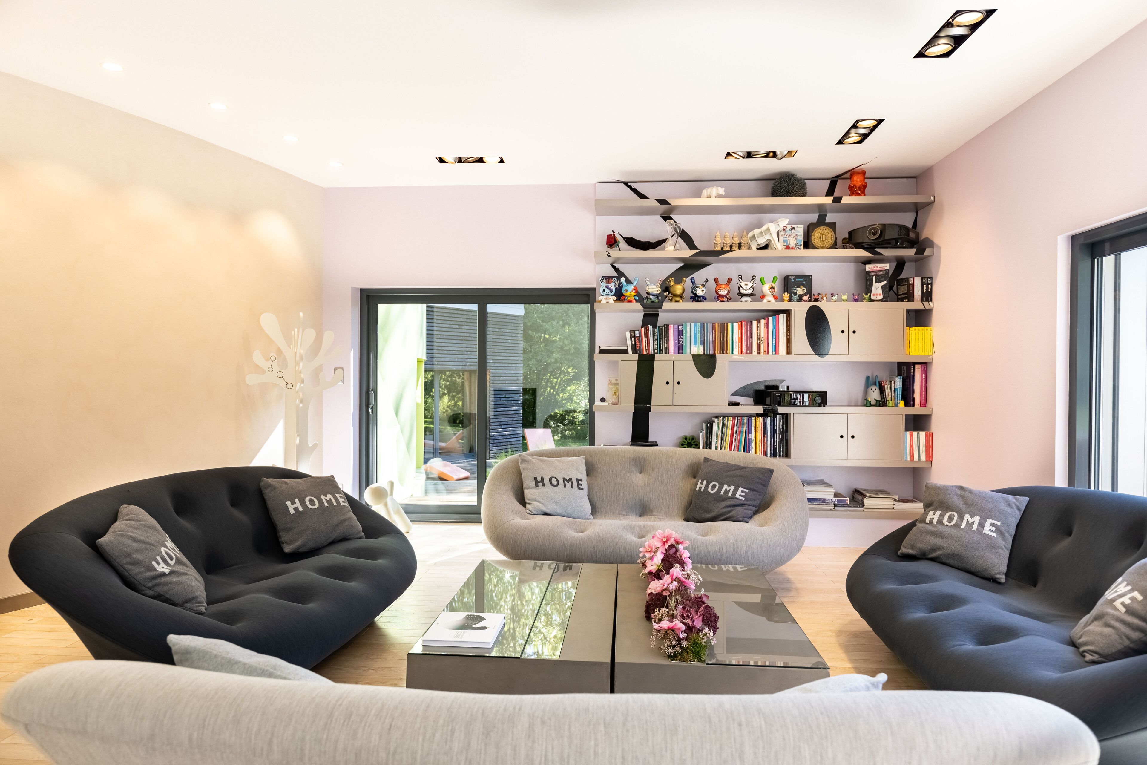 Design holiday home for 8, private indoor heated pool, on 25 ar