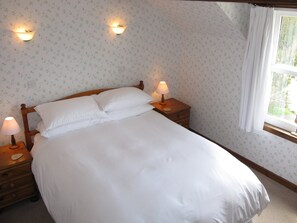 2 slaapkamers, een strijkplank/strijkijzer, gratis wifi, beddengoed