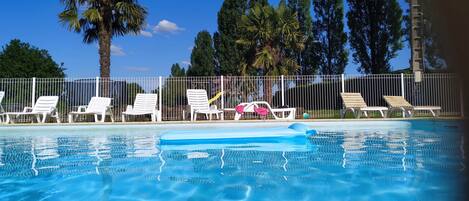 Piscine extérieure, piscine chauffée