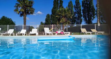 Le Maison de La Cour Ă 25kms du Parc Puy du Fou