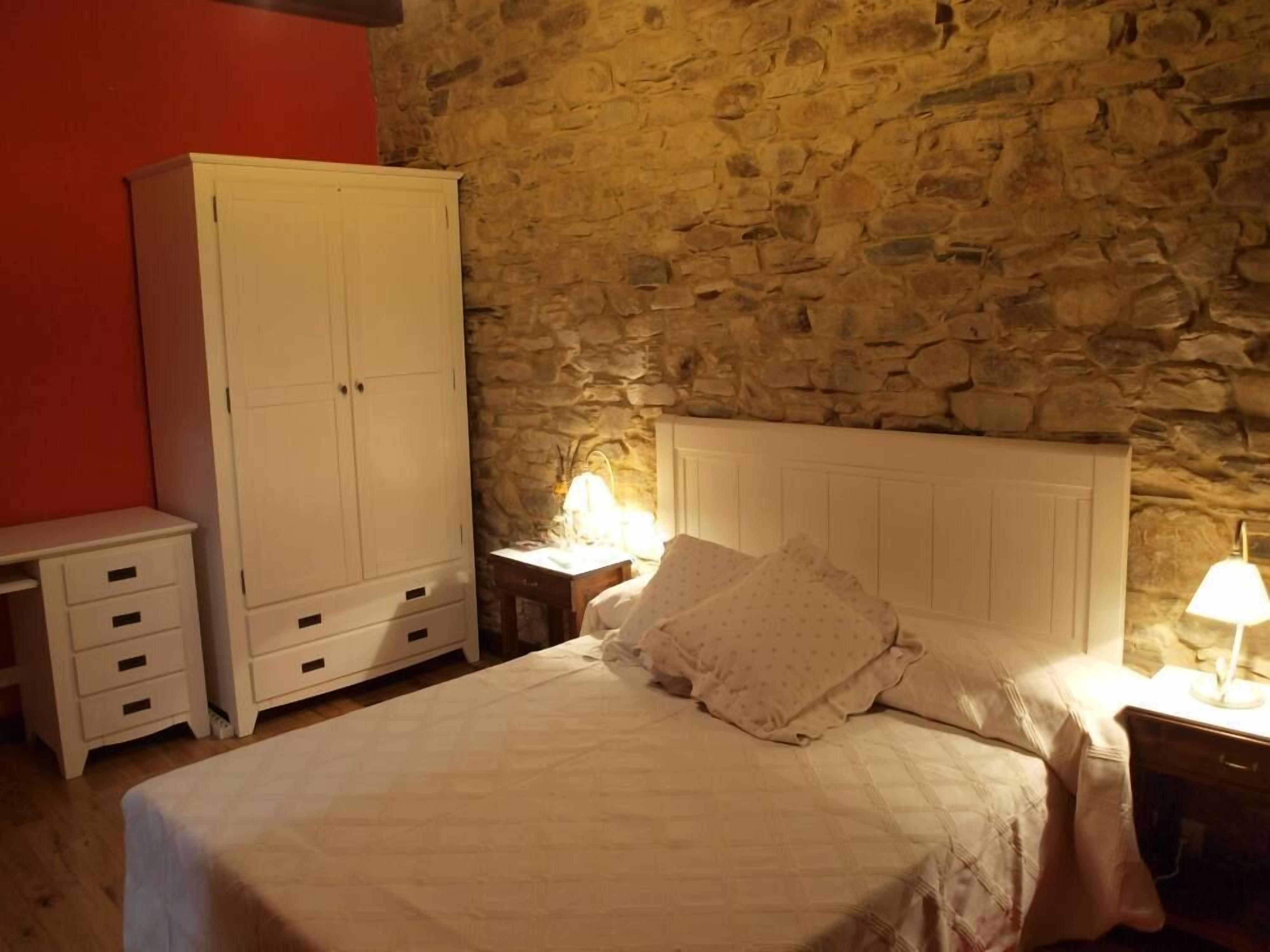 Full rental cottage home, next to the beach.