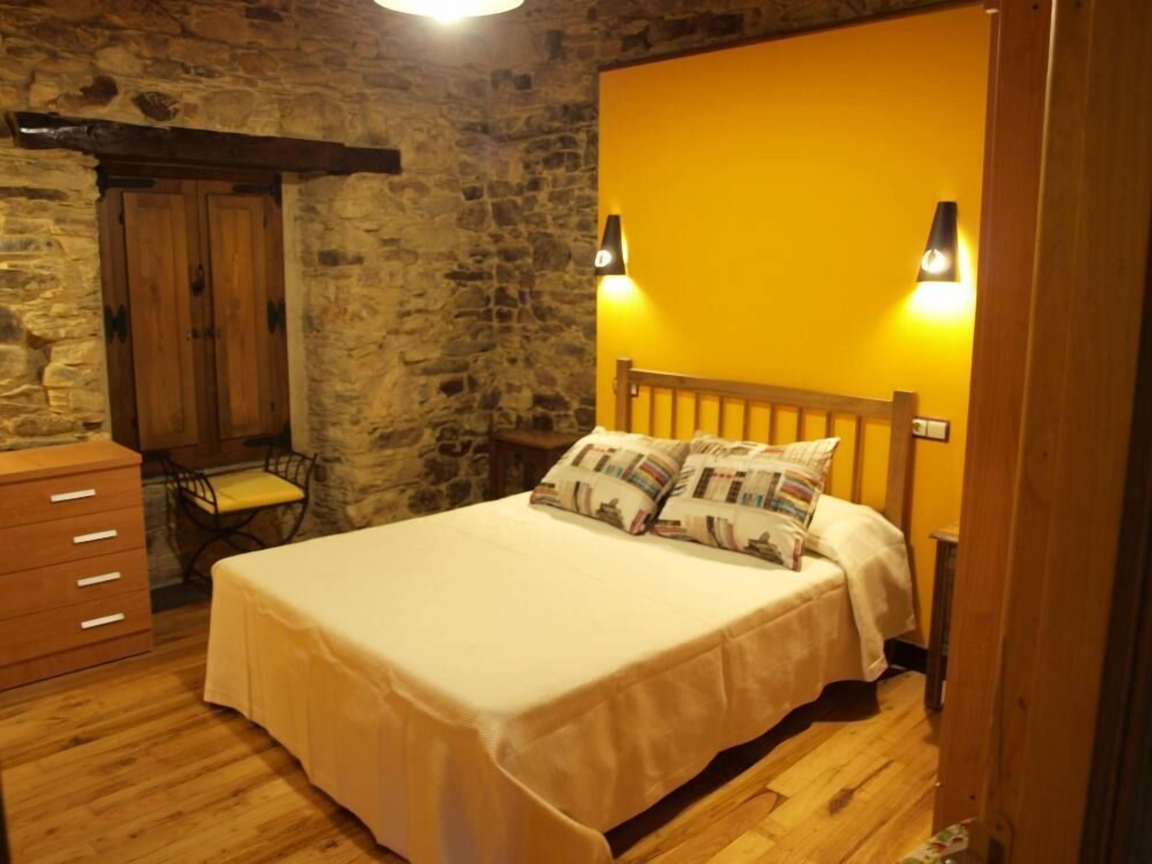 Full rental cottage home, next to the beach.