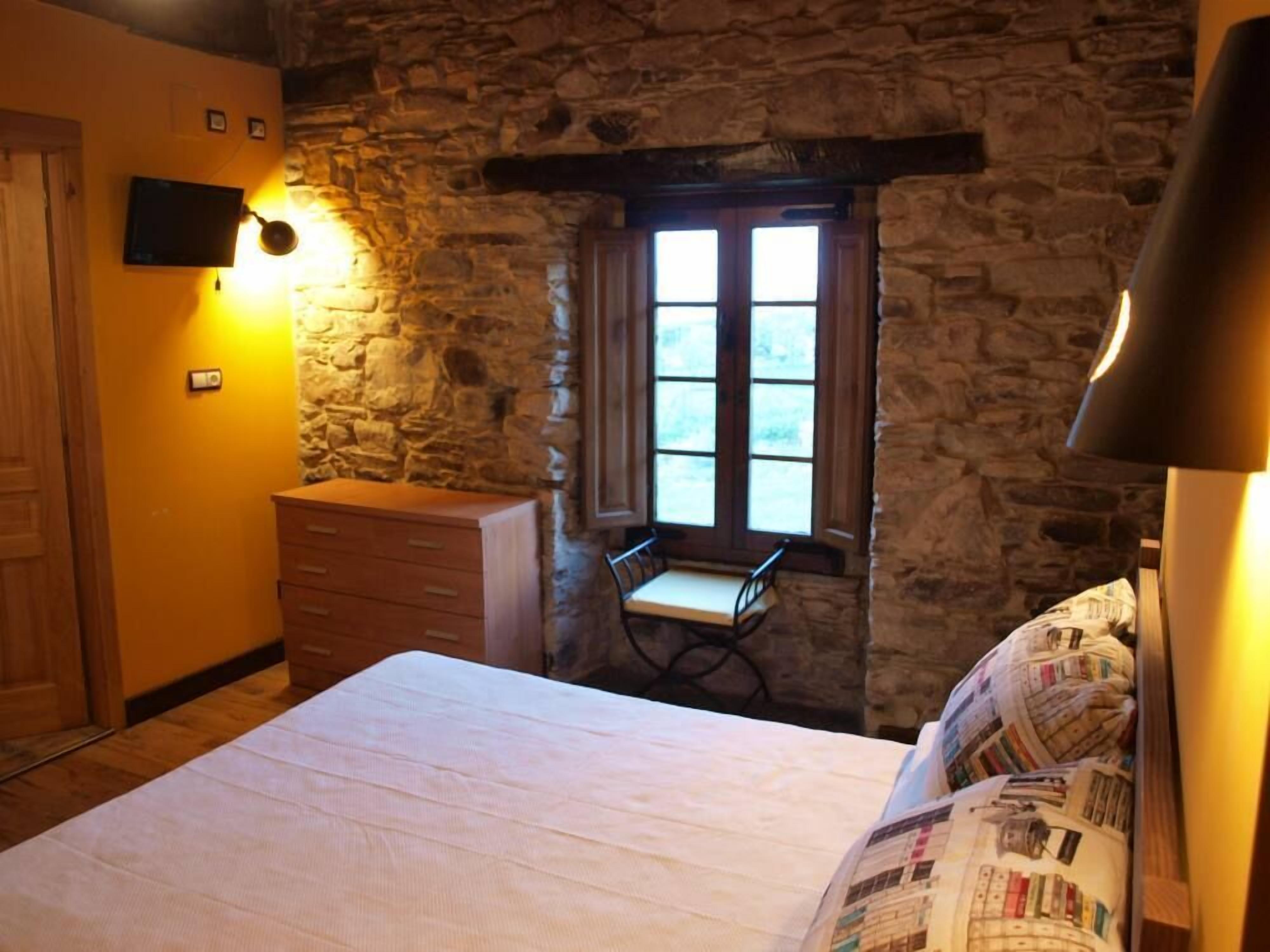 Full rental cottage home, next to the beach.