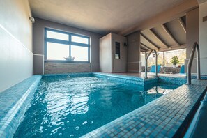 Innenpool, beheizter Pool