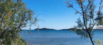 VILLA 8 personer med vakre sjøen (GULF Pinarellu) og fjell, 400 meter fra stranden