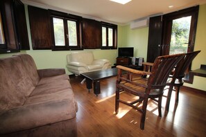 Smart-TV, DVD-Player, Stereoanlage