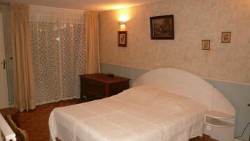 2 chambres, fer et planche Ă repasser, Wi-Fi, draps fournis