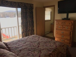 3 bedrooms, iron/ironing board, travel cot, WiFi